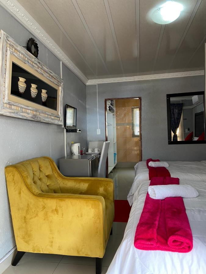 Nsuku Bed And Breakfast Thulamahashi ภายนอก รูปภาพ