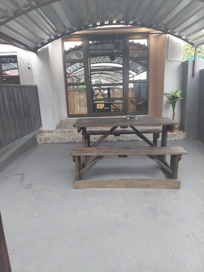 Nsuku Bed And Breakfast Thulamahashi ภายนอก รูปภาพ