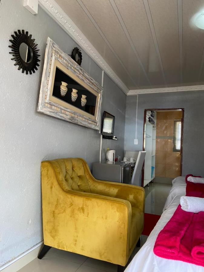 Nsuku Bed And Breakfast Thulamahashi ภายนอก รูปภาพ