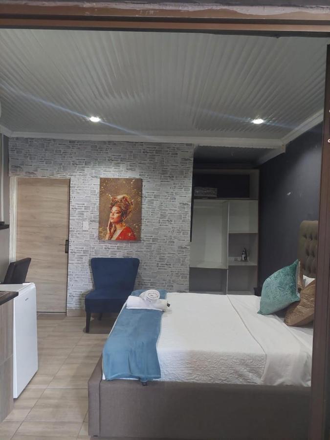 Nsuku Bed And Breakfast Thulamahashi ภายนอก รูปภาพ