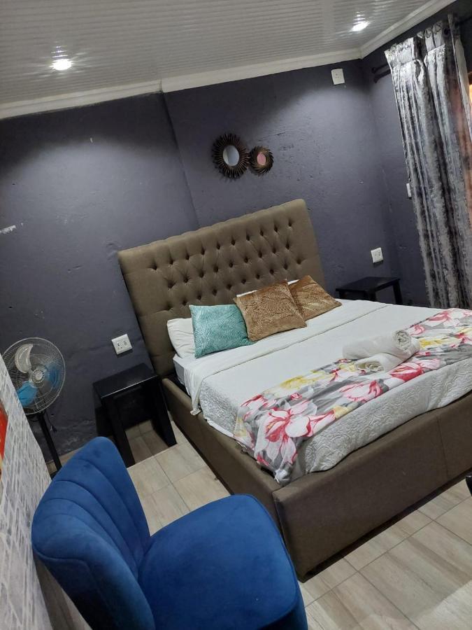 Nsuku Bed And Breakfast Thulamahashi ภายนอก รูปภาพ