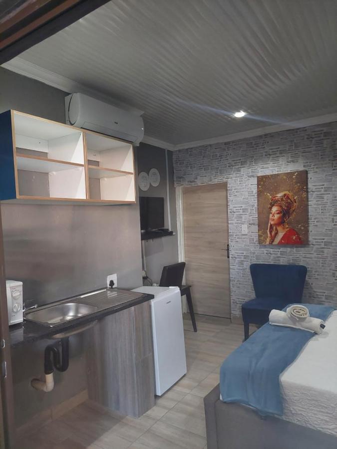 Nsuku Bed And Breakfast Thulamahashi ภายนอก รูปภาพ